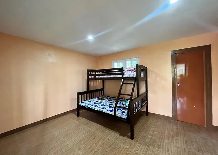 Elena & 3* Medellin